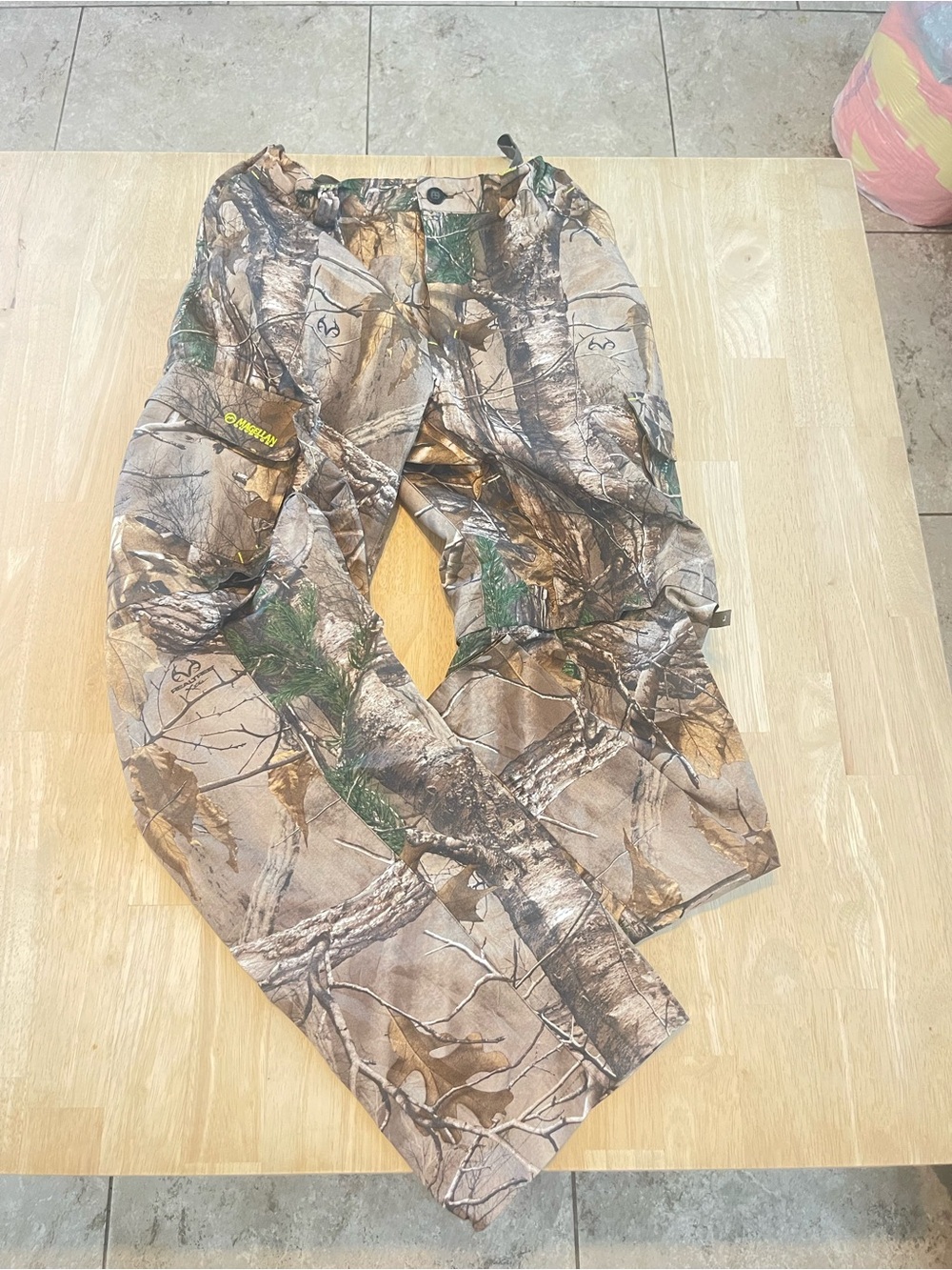 Magellan Outdoors Realtree camo hunting pants. Size XL 18-20 thin material